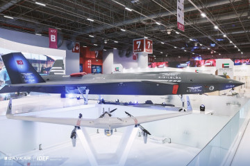 Vehículo aéreo de combate no tripulado Kizilelma en IDEF 2025 Firma Baykar 002