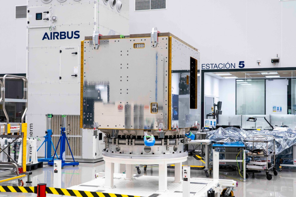 Airbus España arranca con la integración del primer satélite LSTM para el programa Copernicus