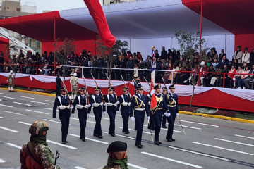Desfile de la Escuela de Aviación Capitán Manuel Ávalos Prado de la FACh en el 204° aniversario de la independencia del Perú Firma Embajada de Chile en Perú 002