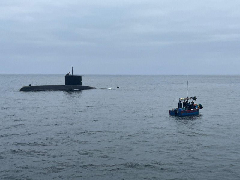 Submarino SS 20 Thomson en operación de vigilancia marítima antidroga Firma Armada de Chile