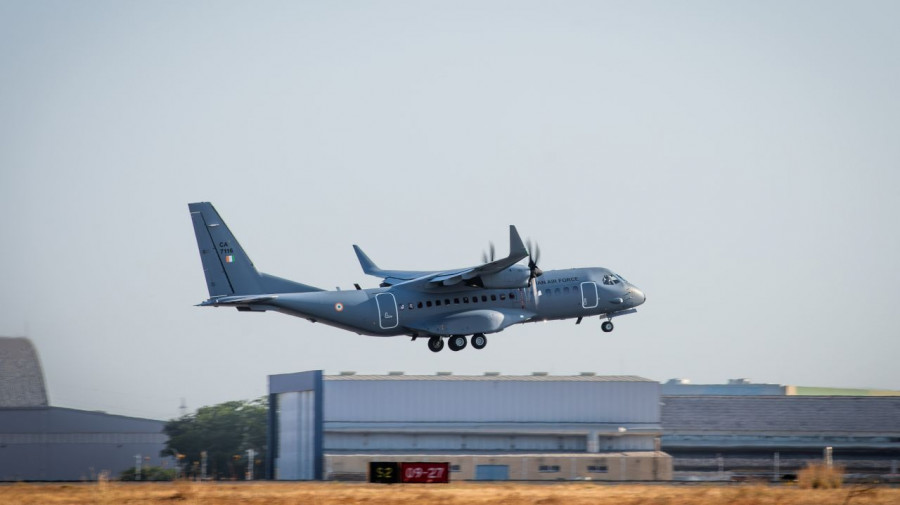 C295 despega de Sevilla con destino a ser entregado a la Fuerza Aérea India