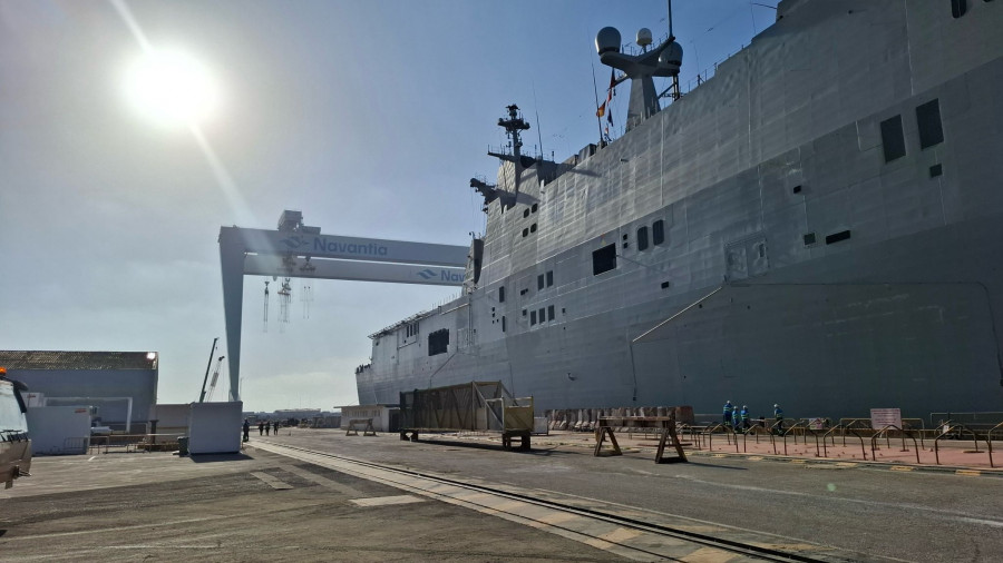 LHD Juan Carlos I en el dique seco de Navantia en Puerto Real