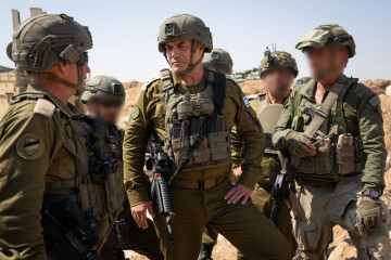El jefe del Estado Mayor israelí junto a sus tropas