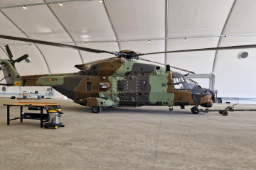 Hangar para helicópteros en Letonia