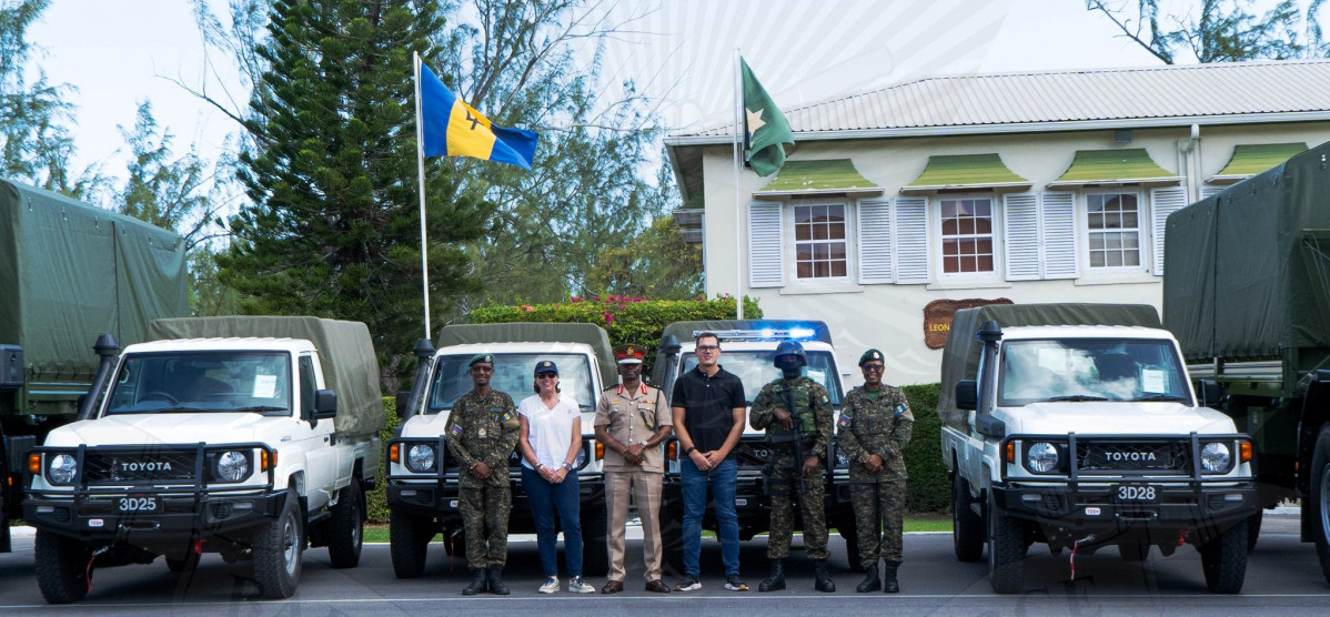 Barbados FzaDefensa Iveco Eurocargo Toyota LandCruiser BDefenceForce
