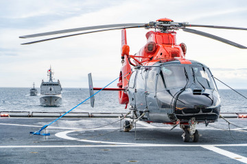 Navegación de buques de la Tercera Zonal en el Estrecho de Magallanes Firma Armada de Chile 002
