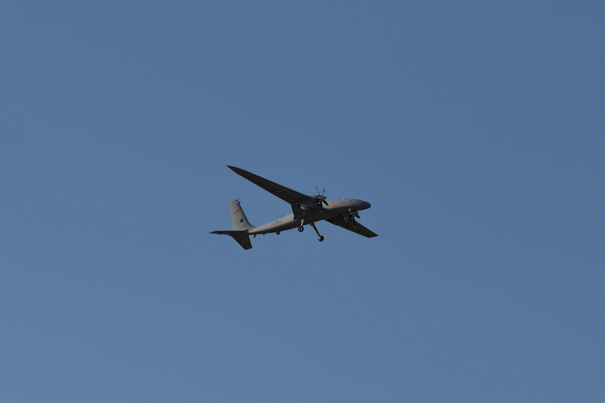 Dron Baykar Akinci durante un vuelo