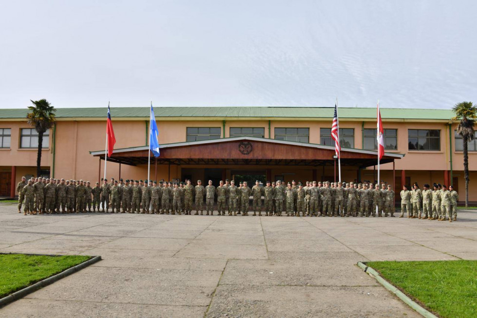Tropas de montaña en la ceremonia inaugural de Souhern vamguard 2025 en el Destacamento de Montaña N°17 Los Ángeles Firma Ejército de Chile