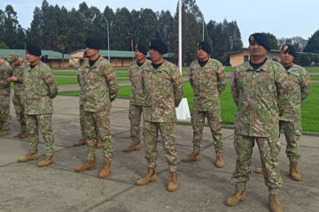 Representantes peruanos en la ceremonia de inauguración del ejercicio Southern Vanguard Firma Escuela de Montaña del Ejército del Perú 002
