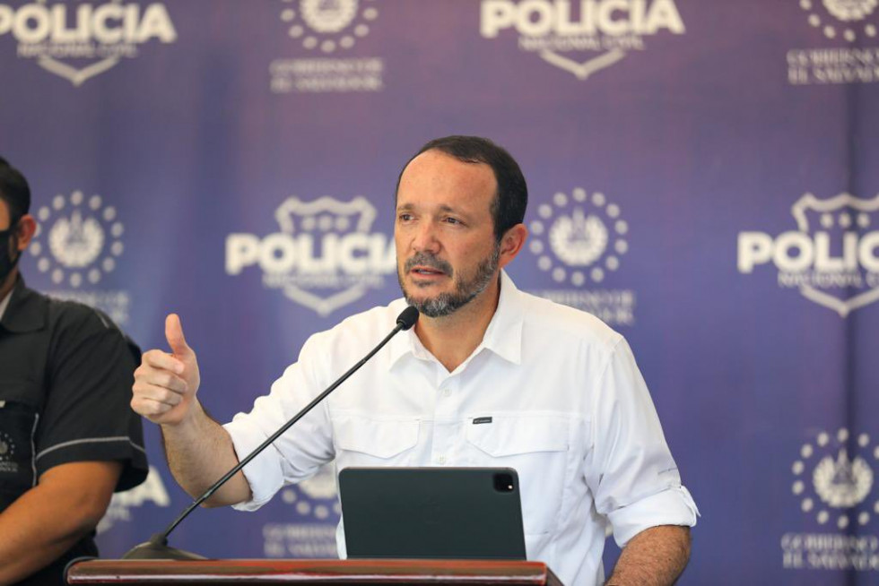 Ministro de Seguridad de El Salvador Gustavo Villatoro