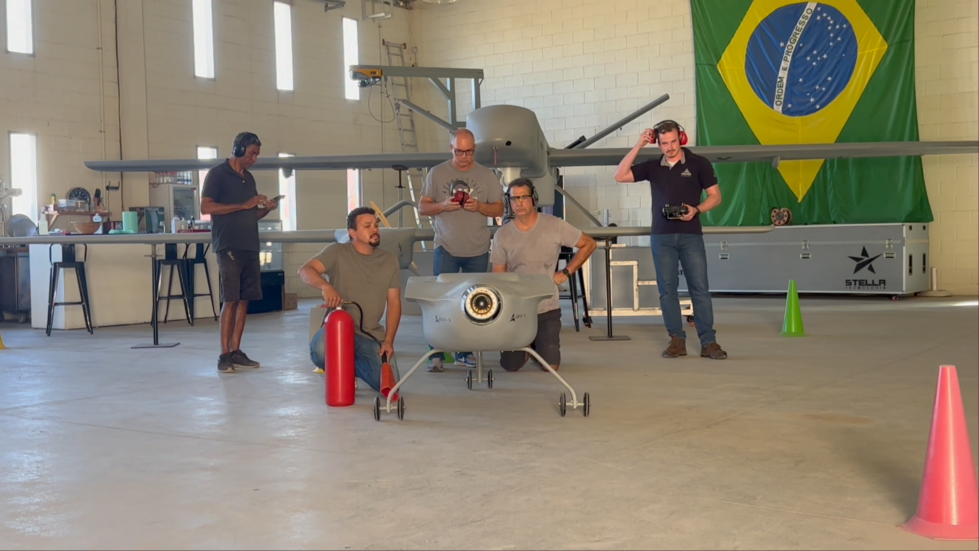 Aero Concepts y Stella Tecnología exhiben la propulsión a reacción del dron Albatroz