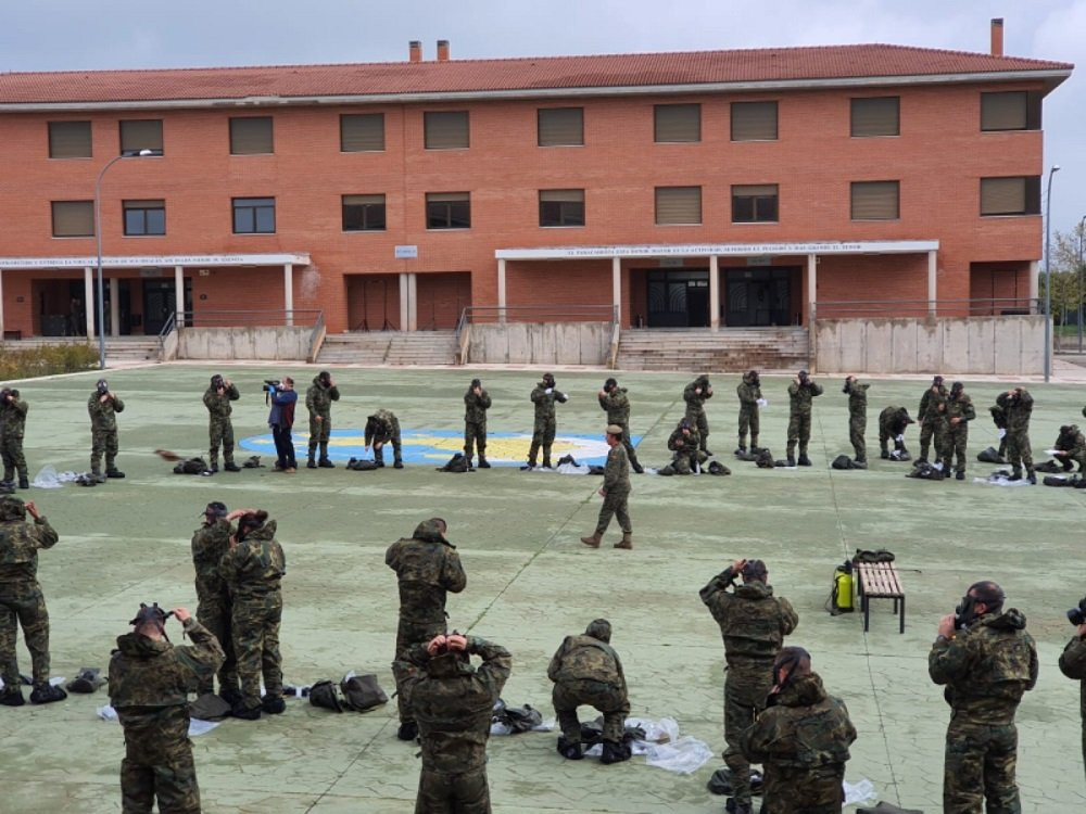 Ejercicio en la Escuela Militar de Defensa NBQ