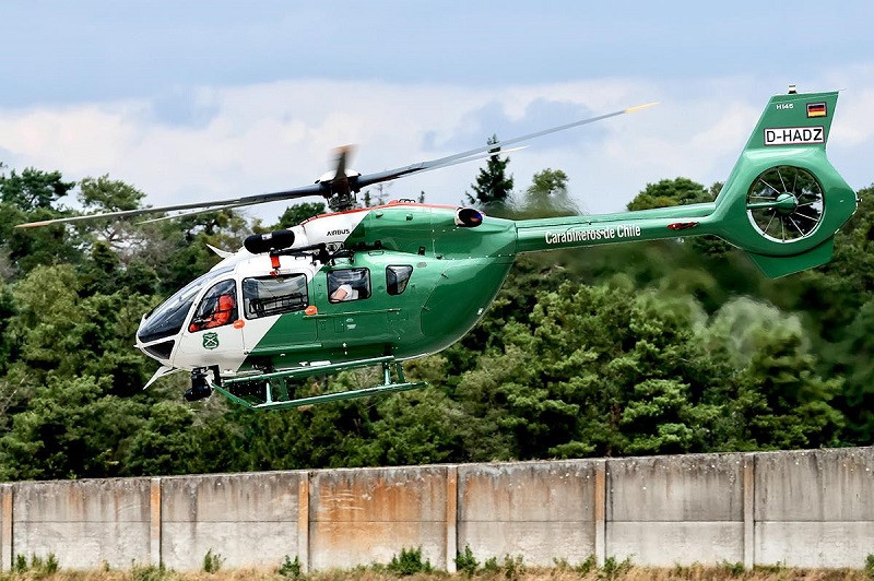 Helicóptero H145 de la Sección Aérea Arica de la Prefectura Aérea de Carabineros de Chile en pruebas en Alemania Firma Jorge Díaz Ibarra 002