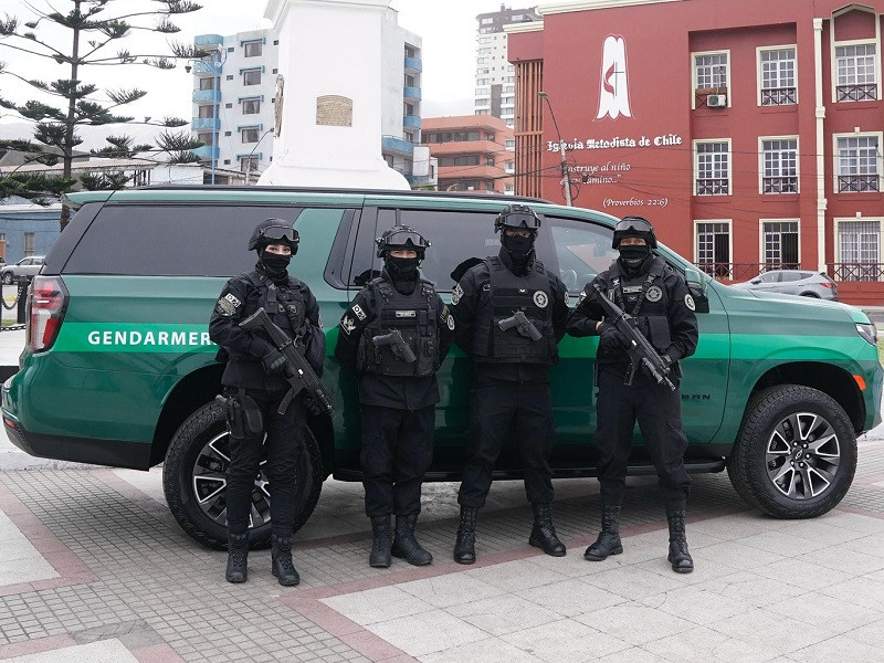 Entrega de SUV blindado Chevrolet Suburban 4x4 a Gendarmería de Chile de la Región de Tarapacá 002