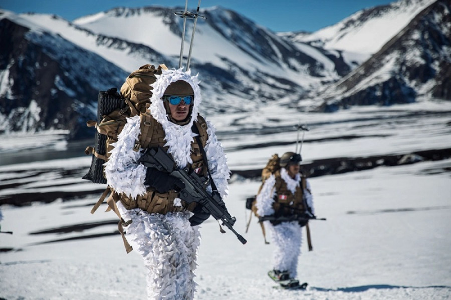 Tropas de montaña del Ejército de Chile y del Ejército del Perú efectuando una marcha en el ejercicio Southern Vanguard 2025 Firma Sgt Jean Sanon US Army National Guard