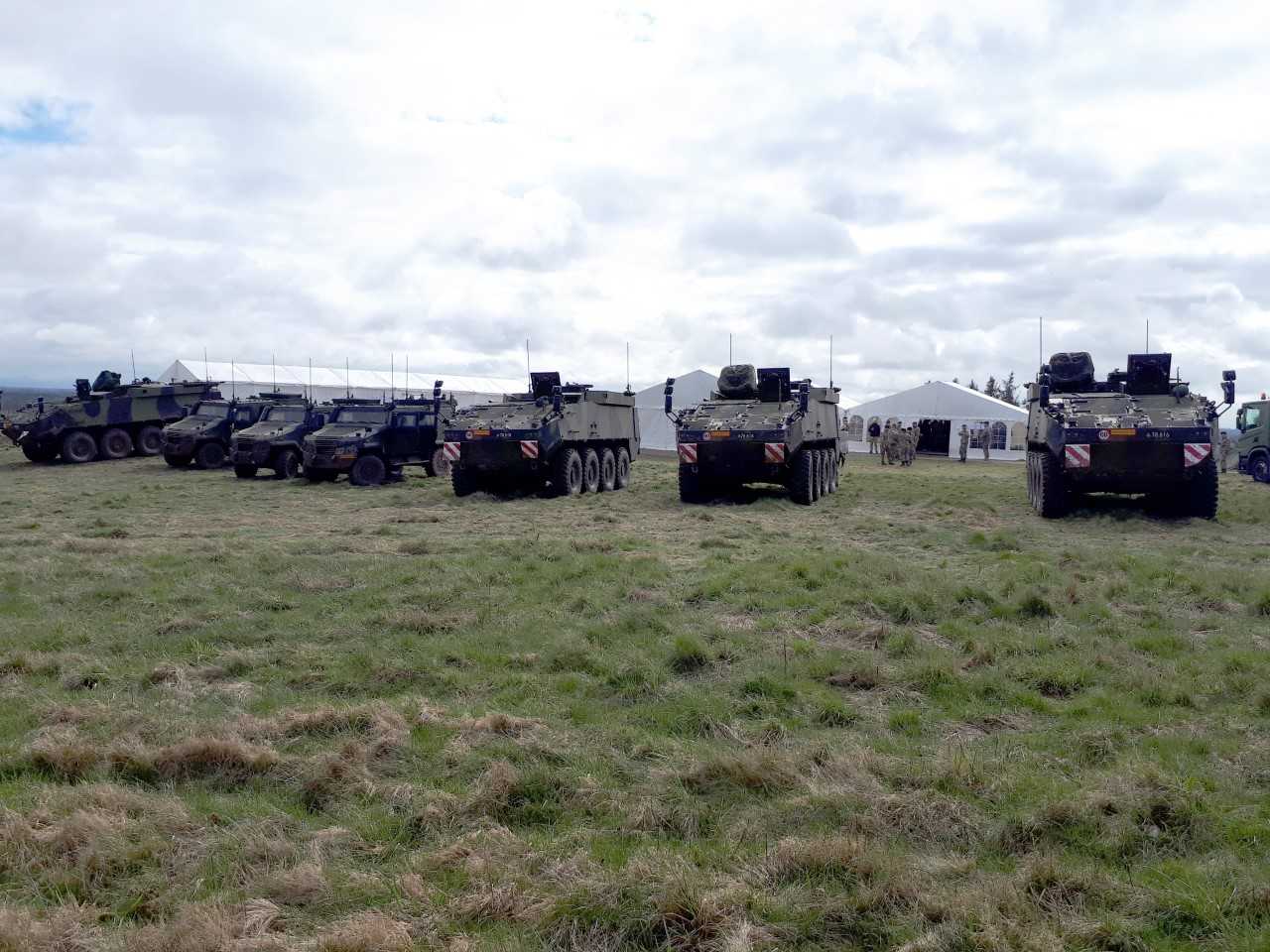Vehículos Piraña 5 y Eagle 5 del Ejército danés. Foto: GDELS
