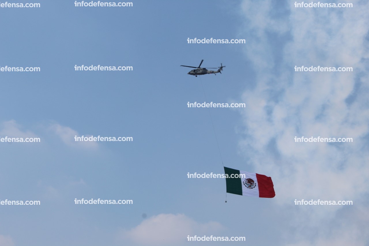 Desfile del día de la independencia de México. Foto: Nelly Segura.