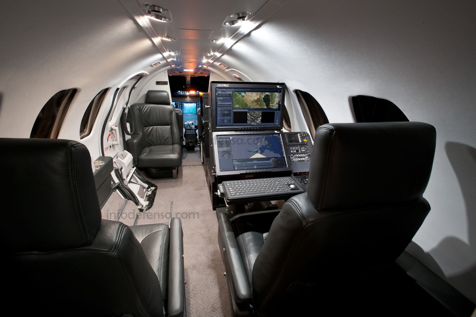 Concepto head to tail dentro del Cessna Citation. Foto Bird.