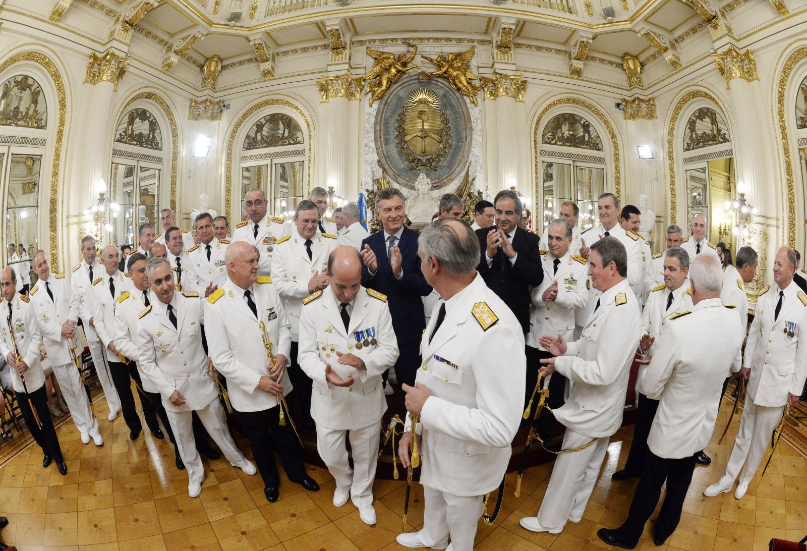 La ceremonia de entrega de sables. Foto: Presidencia