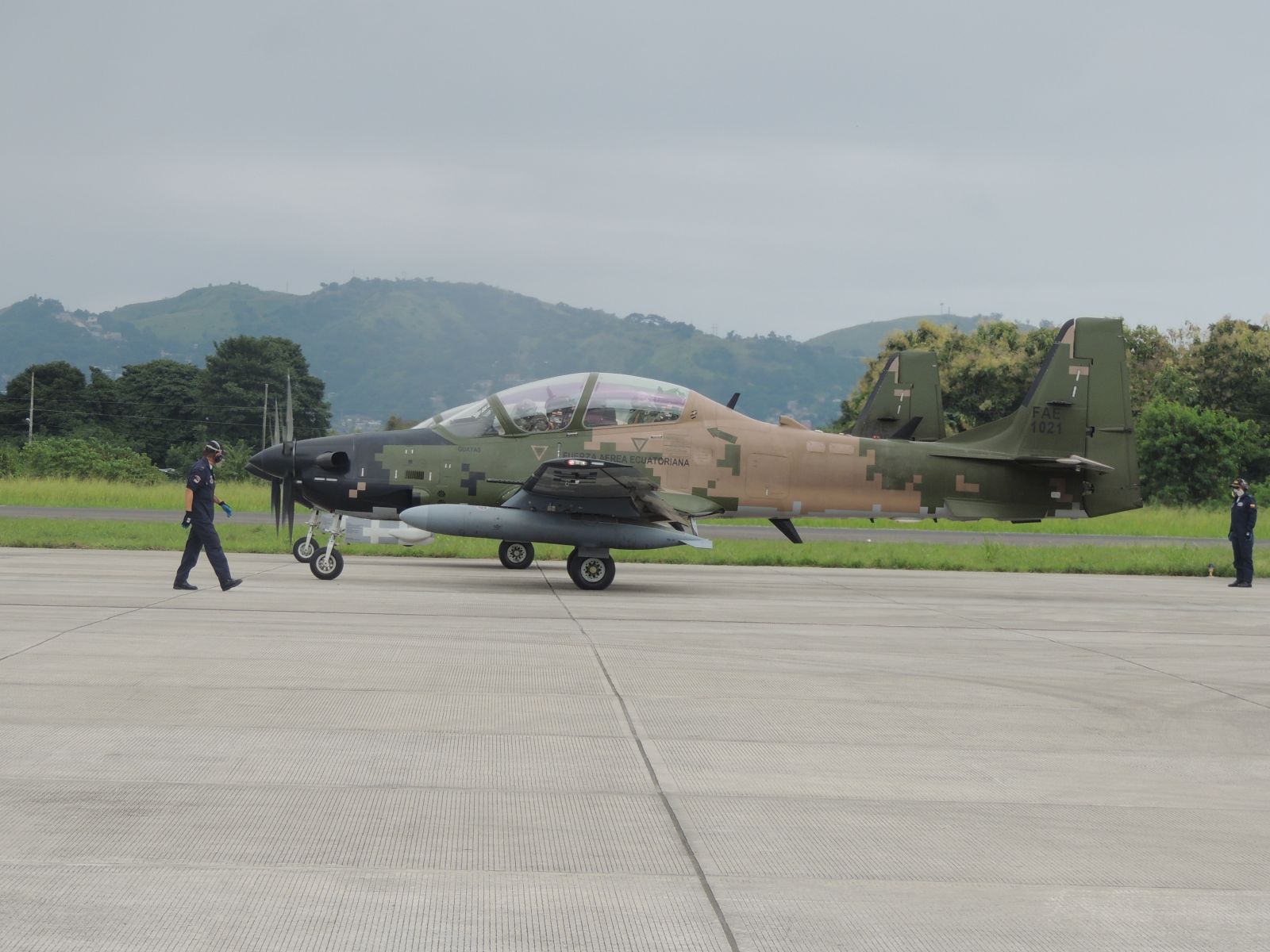 Avión Super Tucano ecuatoriano en plataforma, previo al primer ejercicio de interdicción foto Maruri