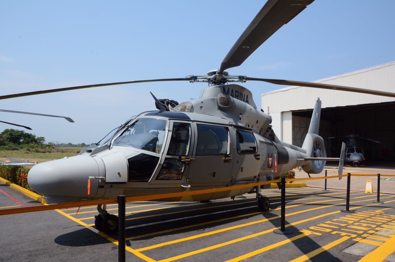 Entrega de Airbus y Sikorsky a México Foto Semar