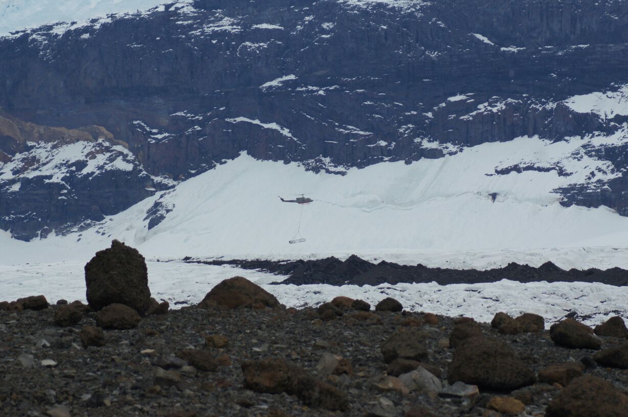 El Bell durante sus trabajos de medición en la Antártida. Foto: Ministerio de Defensa de Argentina