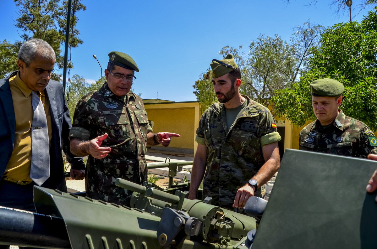 La Legión española presenta el proyecto Fuerza 2035 al Ejército brasileño