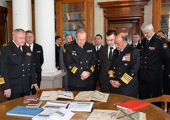 Delegación naval de la Armada de Chile en Rusia. Fuente: Newstesru